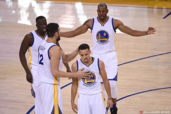 让球迷和媒 让球迷和媒