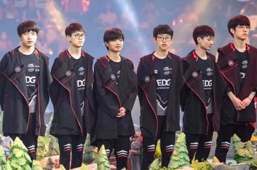 它们都在努 它们都在努