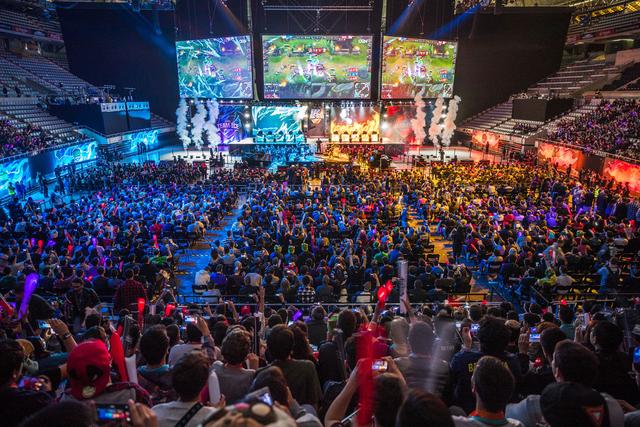 曲绍斌回应国青12人：这并不是最强阵容 有一些主力球员受伤没打